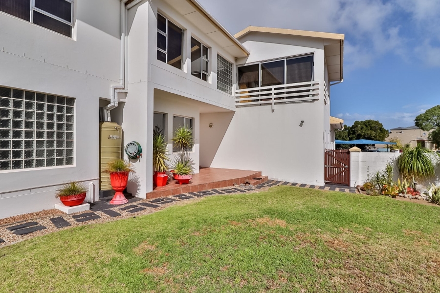 7 Bedroom Property for Sale in Country Club Western Cape